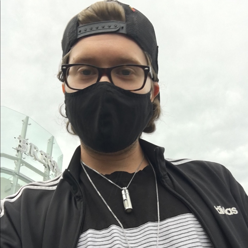 Meet your Posher, Justin